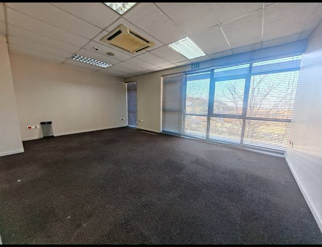 132M² OFFICE TO LET IN MEYERSDAL